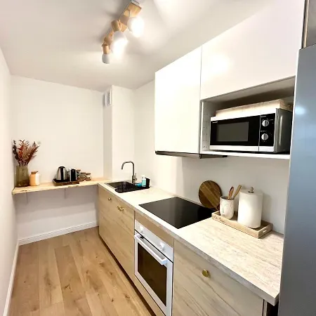 ホテル Rent A - Nowoczesny I Przytulny Apartament - Zdrovo 2023
